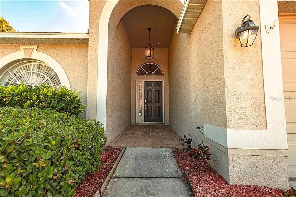 3 bed, 1640 sqft, $2,345 — Photo 2