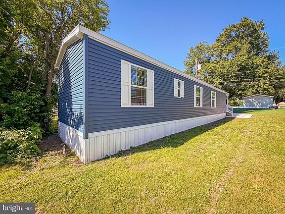 4th image of 62 Harrison Dr