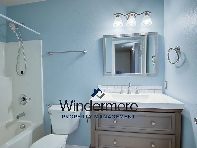 1134 NW Redwing Dr — Photo 16