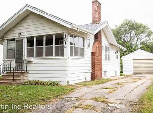 1016 W 7th St, Waterloo, IA 50702
