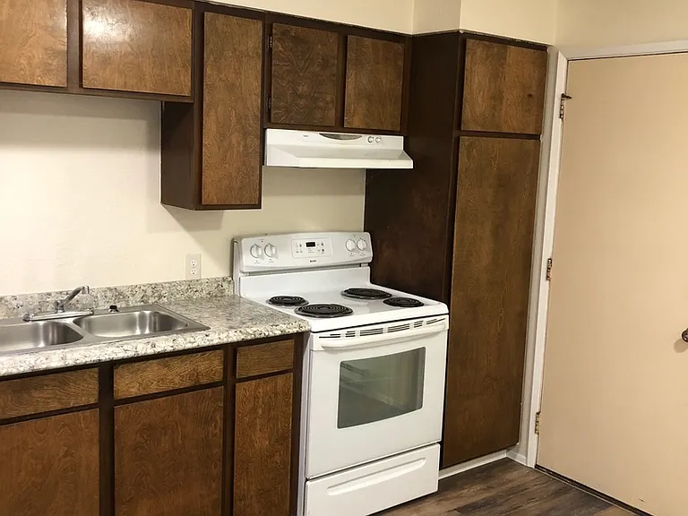 339 Chase Ave — Photo 11