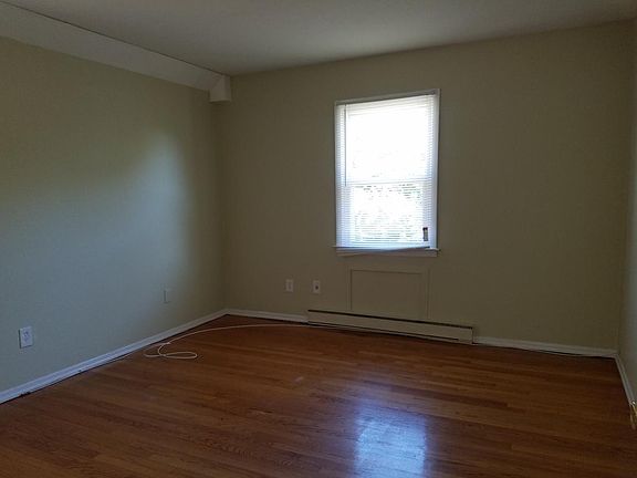 3rd image of 375 Blake St APT 1