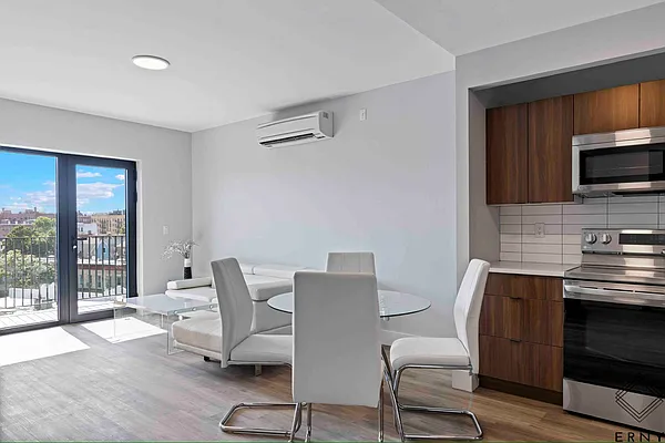 Rented by ERNY LLC | media 17