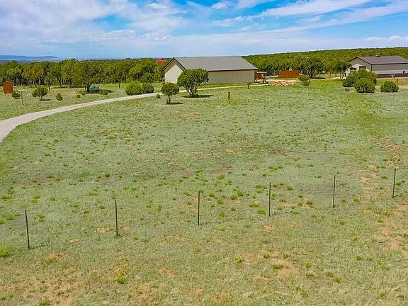 4th image of 710 Horseshoe Cir