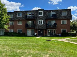 9354 Bay Colony Dr APT 1N, Des Plaines, IL 60016