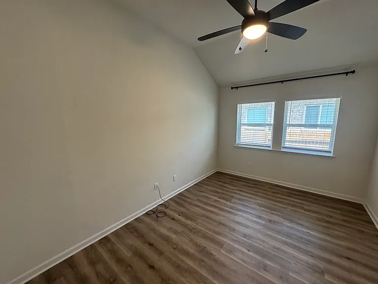 1136 Olympic Ln — Photo 14