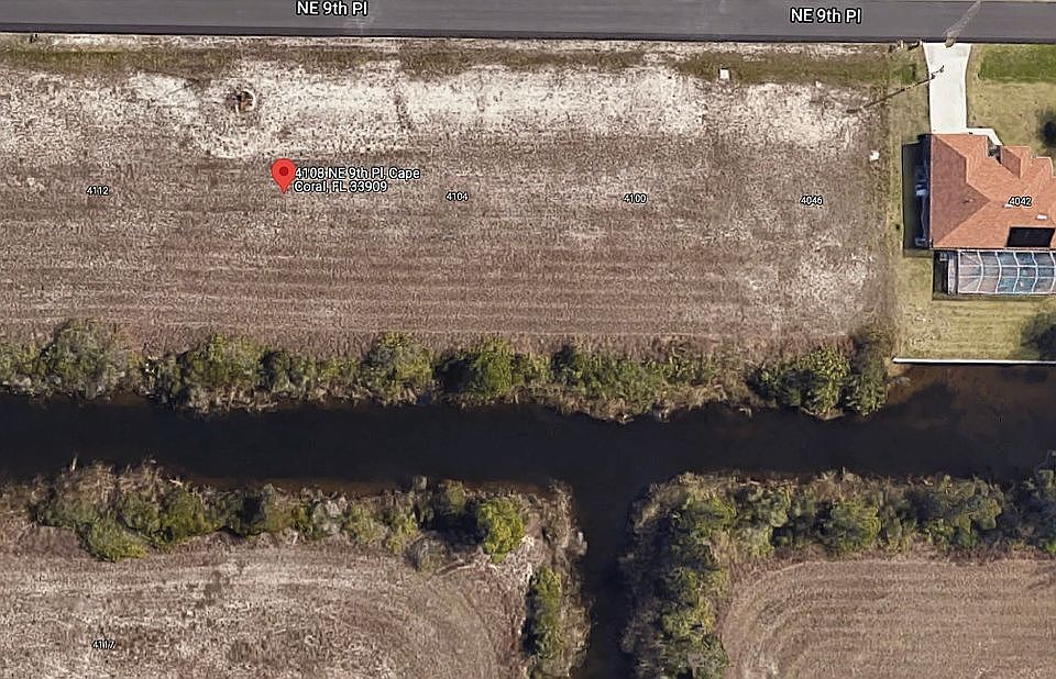2nd image of 4108 NE 9th Pl
