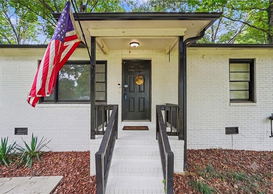 1st image of 115 Highland Cir