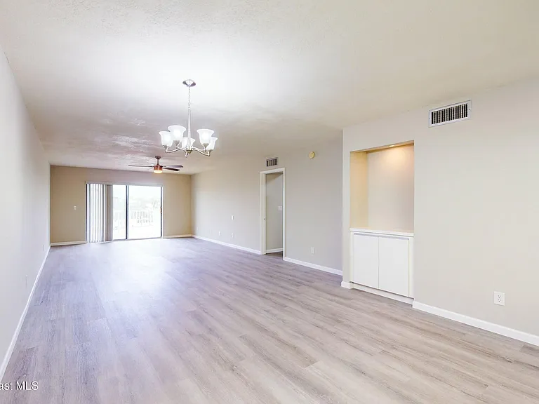 2160 N Highway A1a Hwy #303 — Photo 40