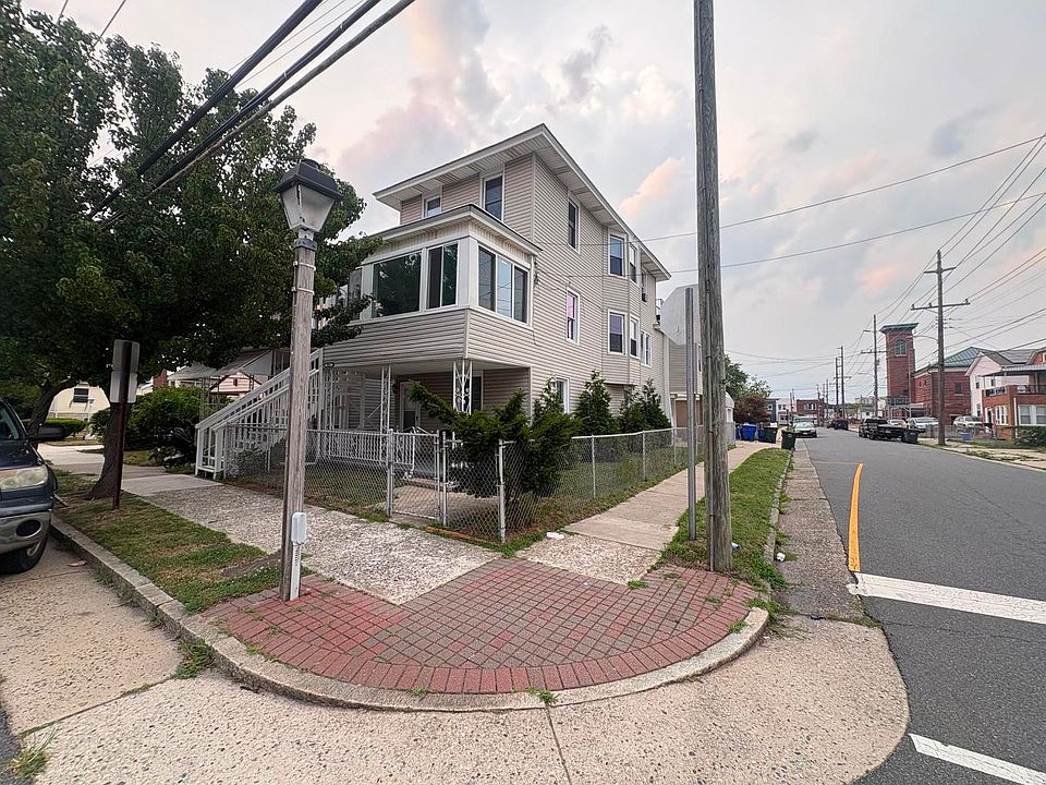 1st image of 901 N Ohio Ave Floor 2