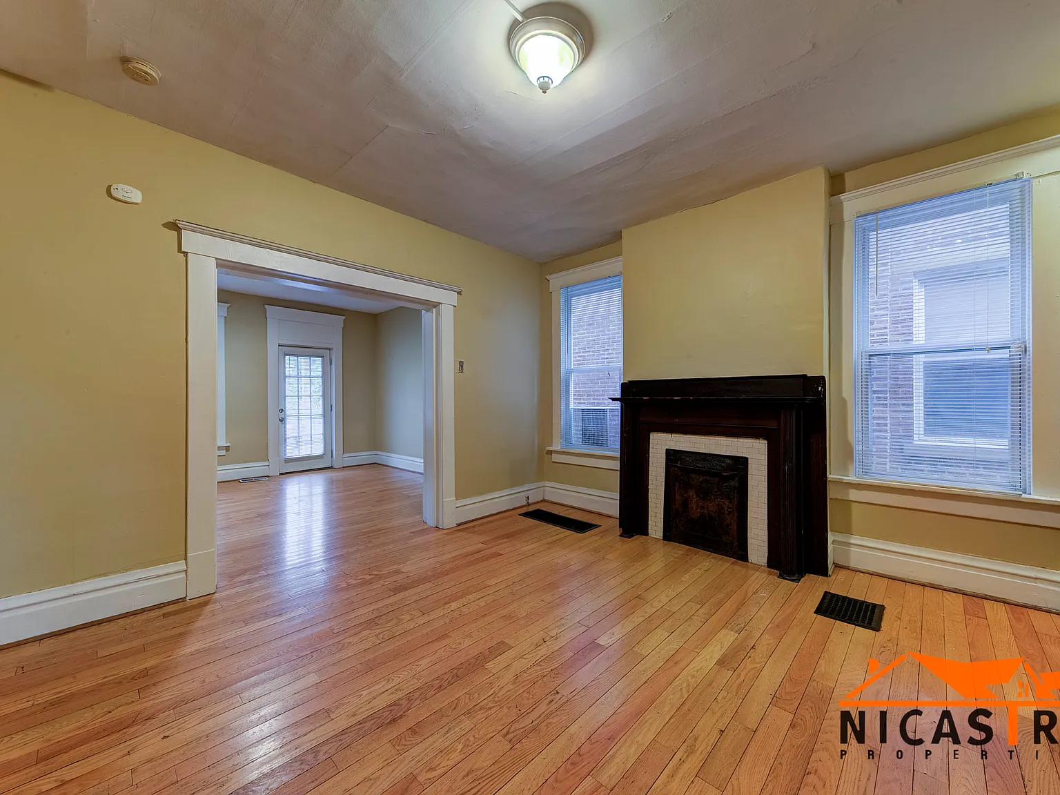 136 E 11th Avenue - 136 E 11th Avenue — Photo 4