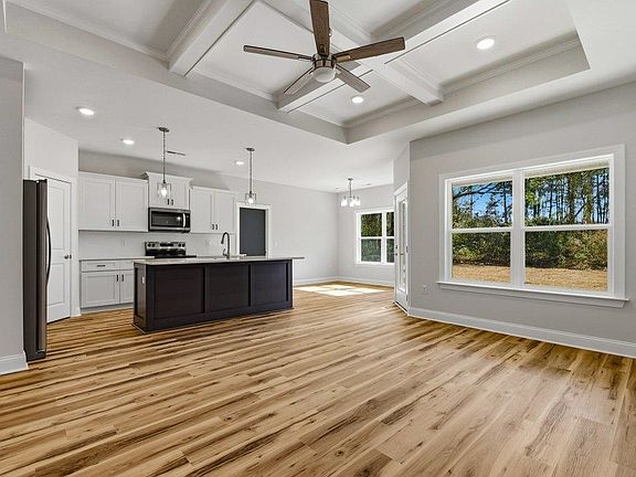 5th image of 405 St. John Rd.