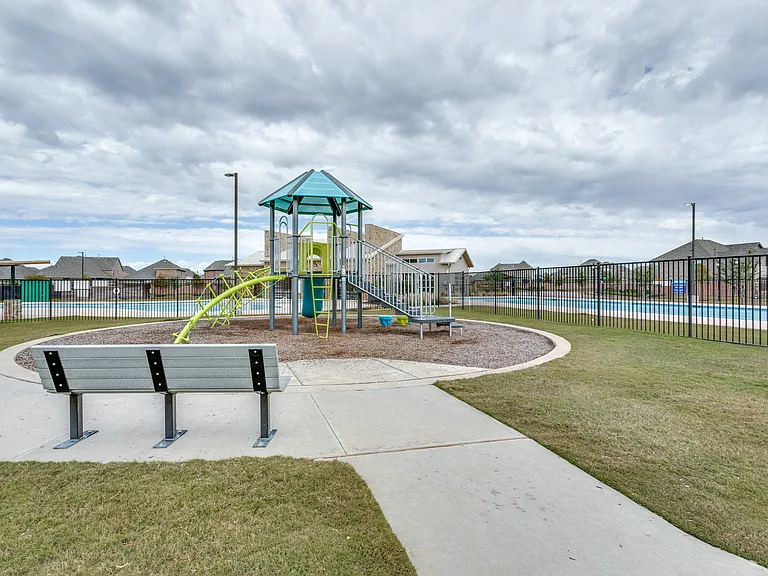 4128 Wood River Trl — Photo 38