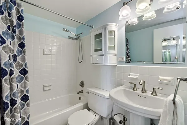 Sold by Corcoran | media 6