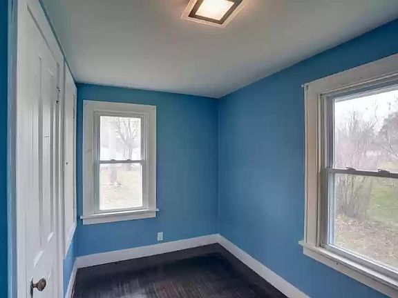 4th image of 1527 Myra Ave