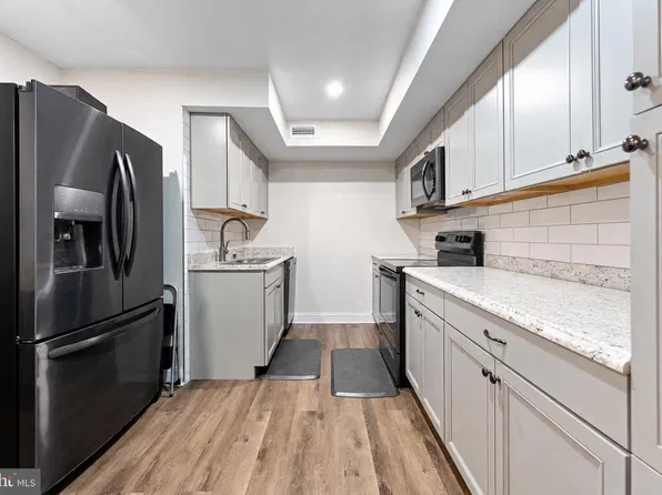 115 E Kings Hwy Unit 140, Maple Shade, NJ 08052