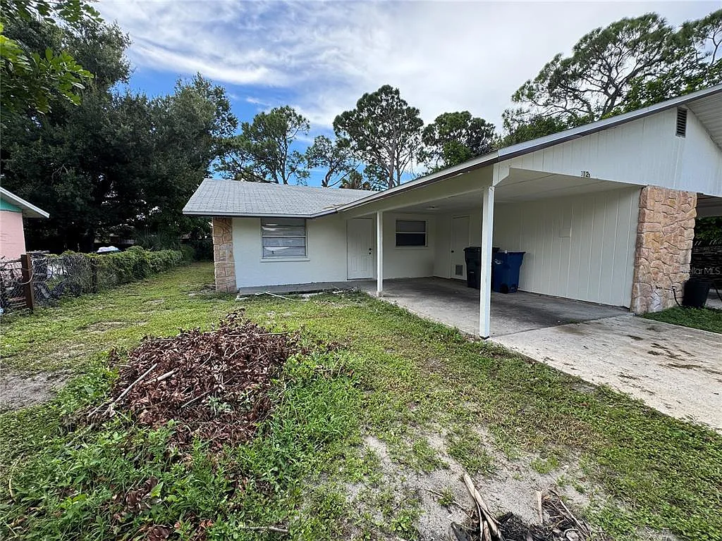 2 bed, 1.0 bath, 1512 sqft, $1,800 — Photo 2