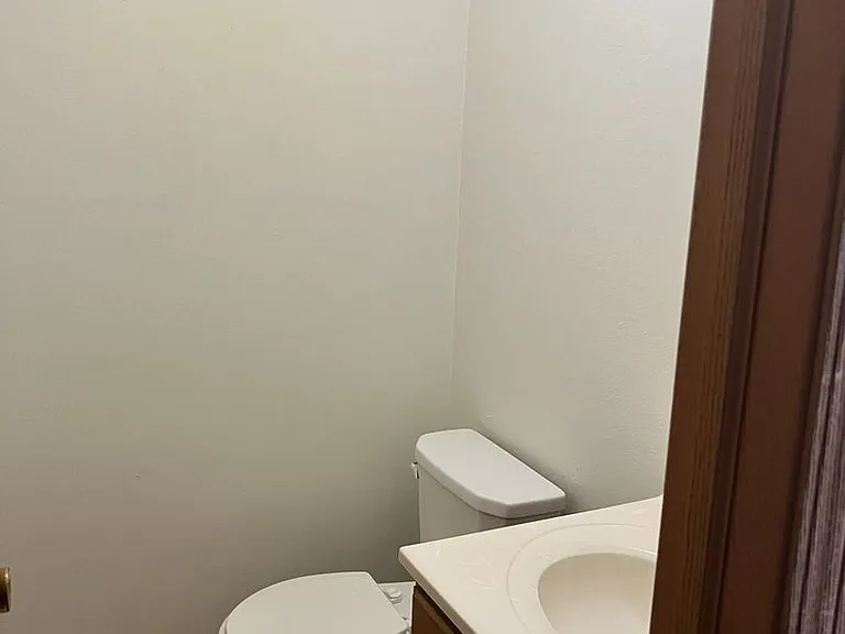 3 Bd Townhome — Photo 24