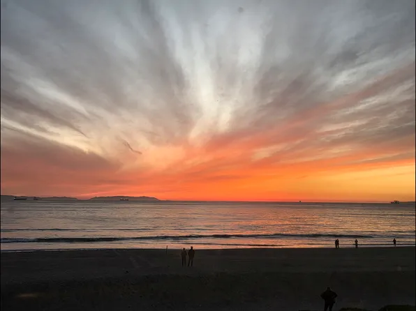 16693 S Pacific Ave, Sunset Beach, CA 90742