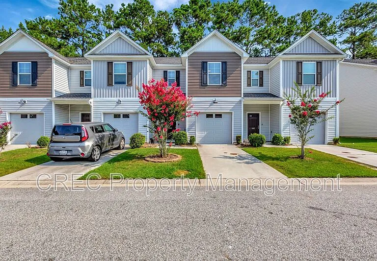 140 Buchanan Cir — Photo 2