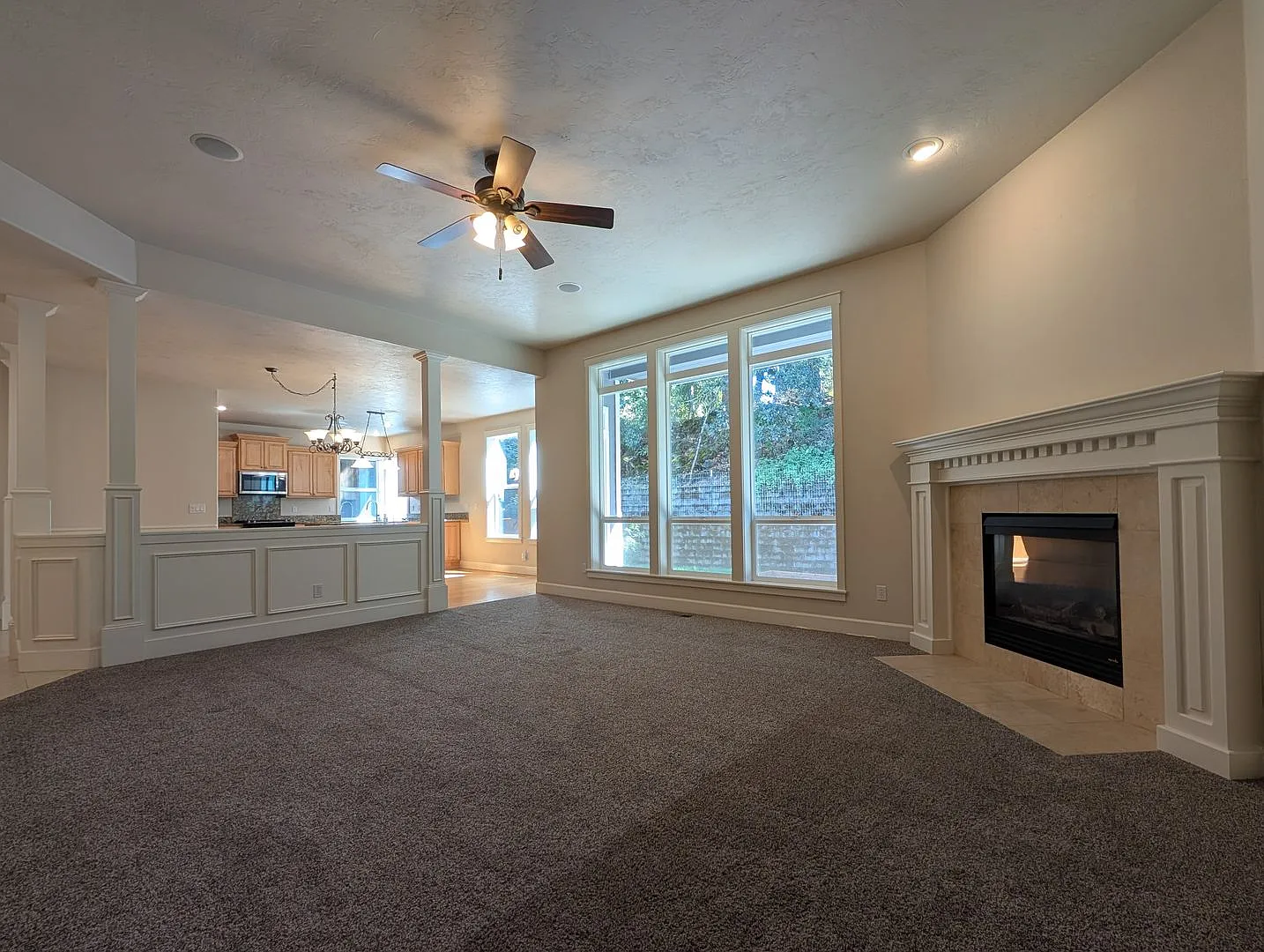 Gorgeous 3+ Bedroom, 2.5-Bath Home With 2934sf In Springfield! — Photo 4