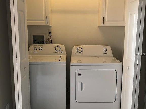 3rd image of 2325 Sun Valley Cir