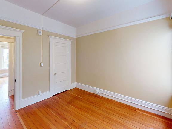 5th image of 1110A Lake St