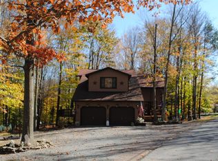 1003 Cottage Ln, Lake Ariel, PA 18436