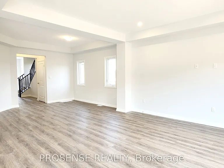 15 Samuel Ave — Photo 6