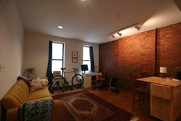 Rented by HH Realty | media 10