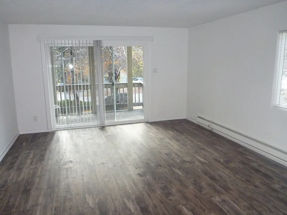 810 Alder Ave #83