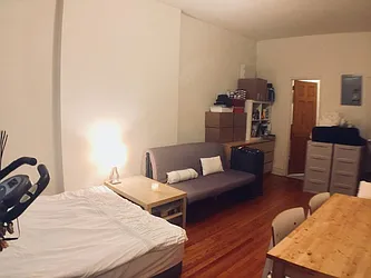 Rented by R New York
