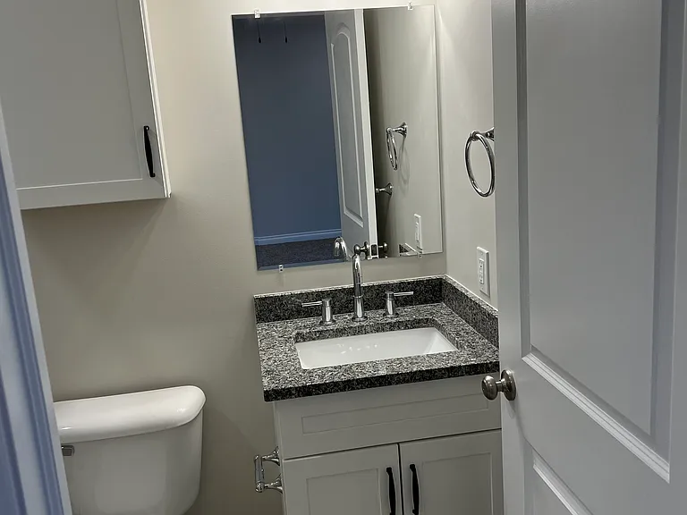 308 E Washington St — Photo 12