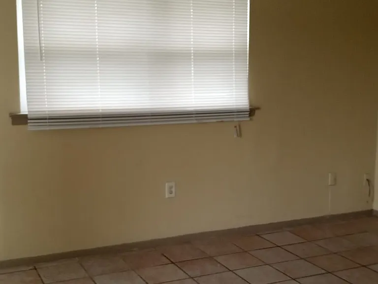 5565 Jordan Dr — Photo 3