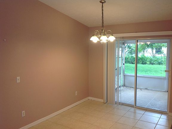 3rd image of 2333 SW Fern Cir