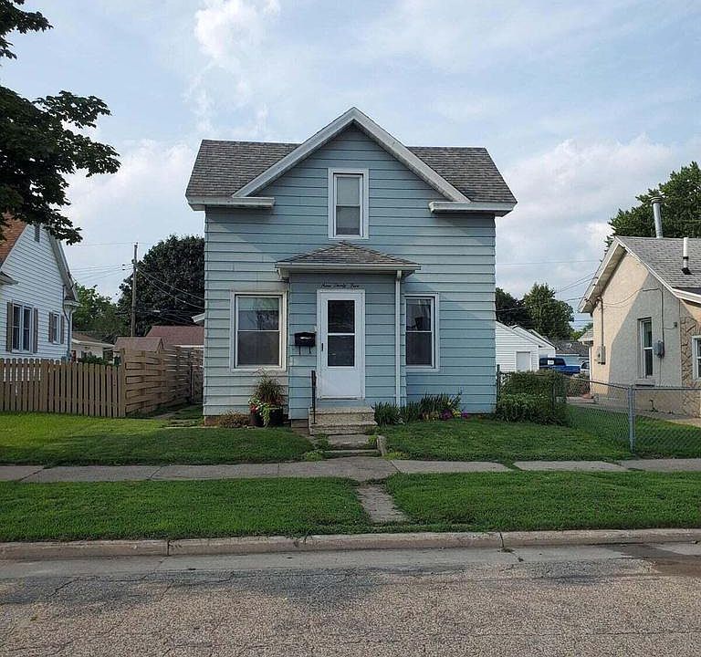 1st image of 935 Green Bay STREET