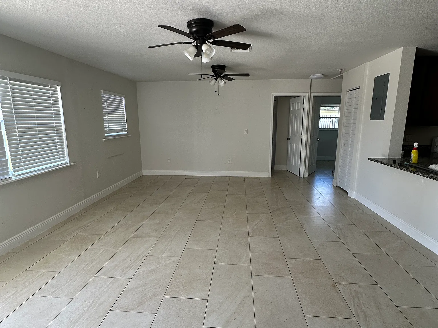 4 bed, 1305 sqft, $2,200 — Photo 3