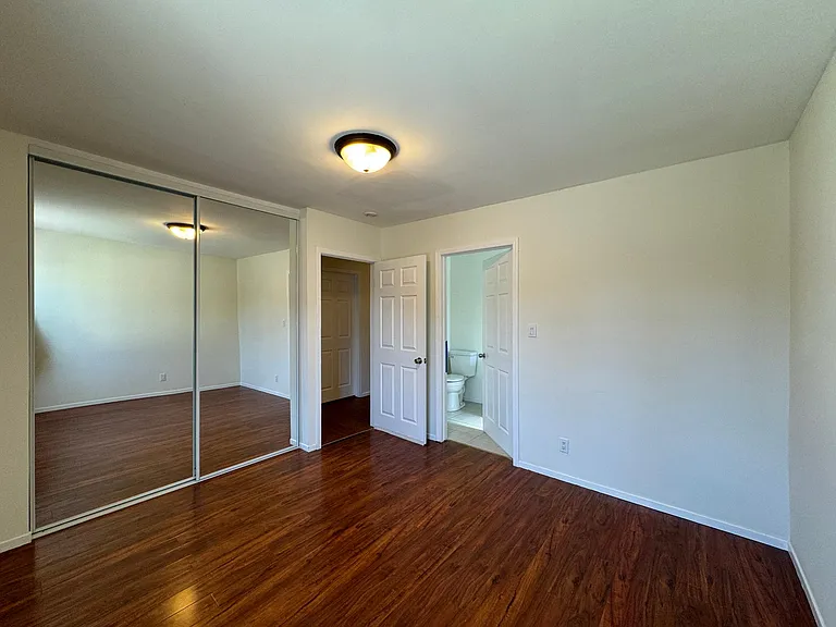 1183 N Normandie Ave — Photo 9