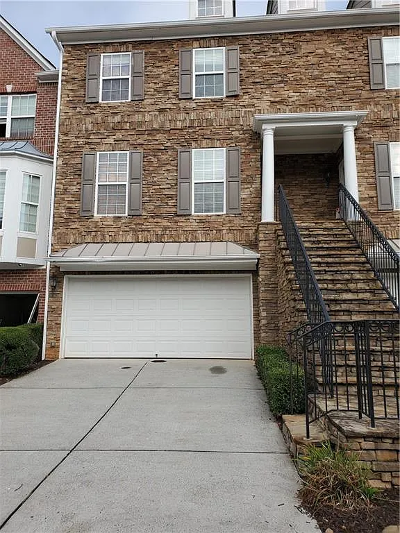 3 bed, 2.5 bath, 1684 sqft, $2,700 — Photo 1
