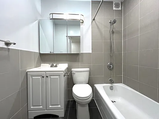 Rented by Akam Sales and Brokerage | media 14