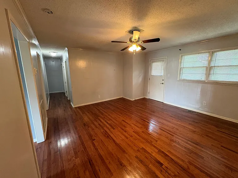 125 Meadow Dr — Photo 4