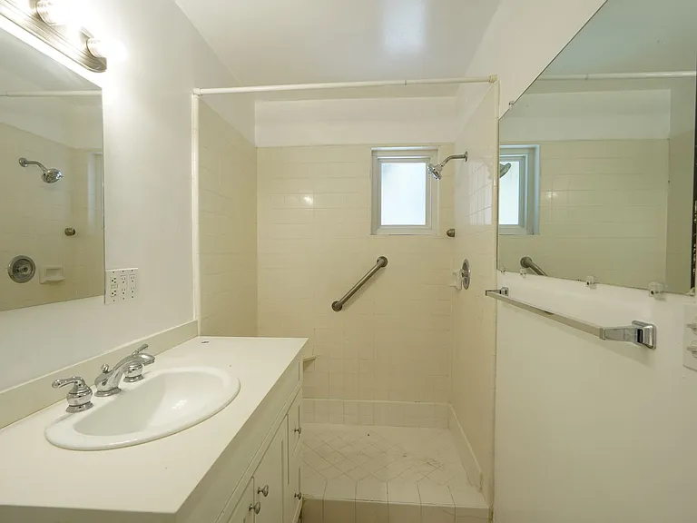 220 Lilac Ct — Photo 34