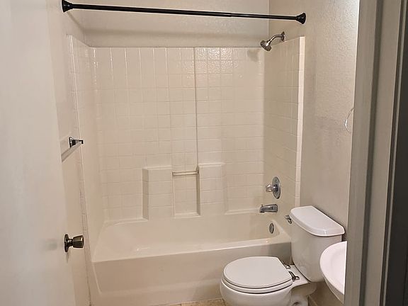 3rd image of 4835 Hearthwood Ct