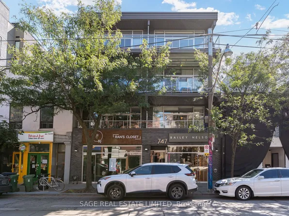 747 Queen St E #204, Toronto, ON M4M 1H3