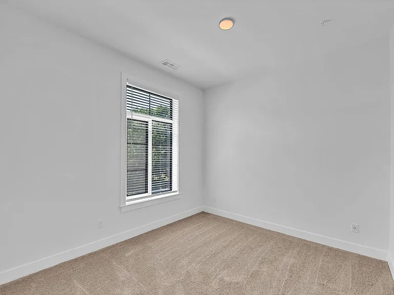 Aviator Lofts — Photo 26