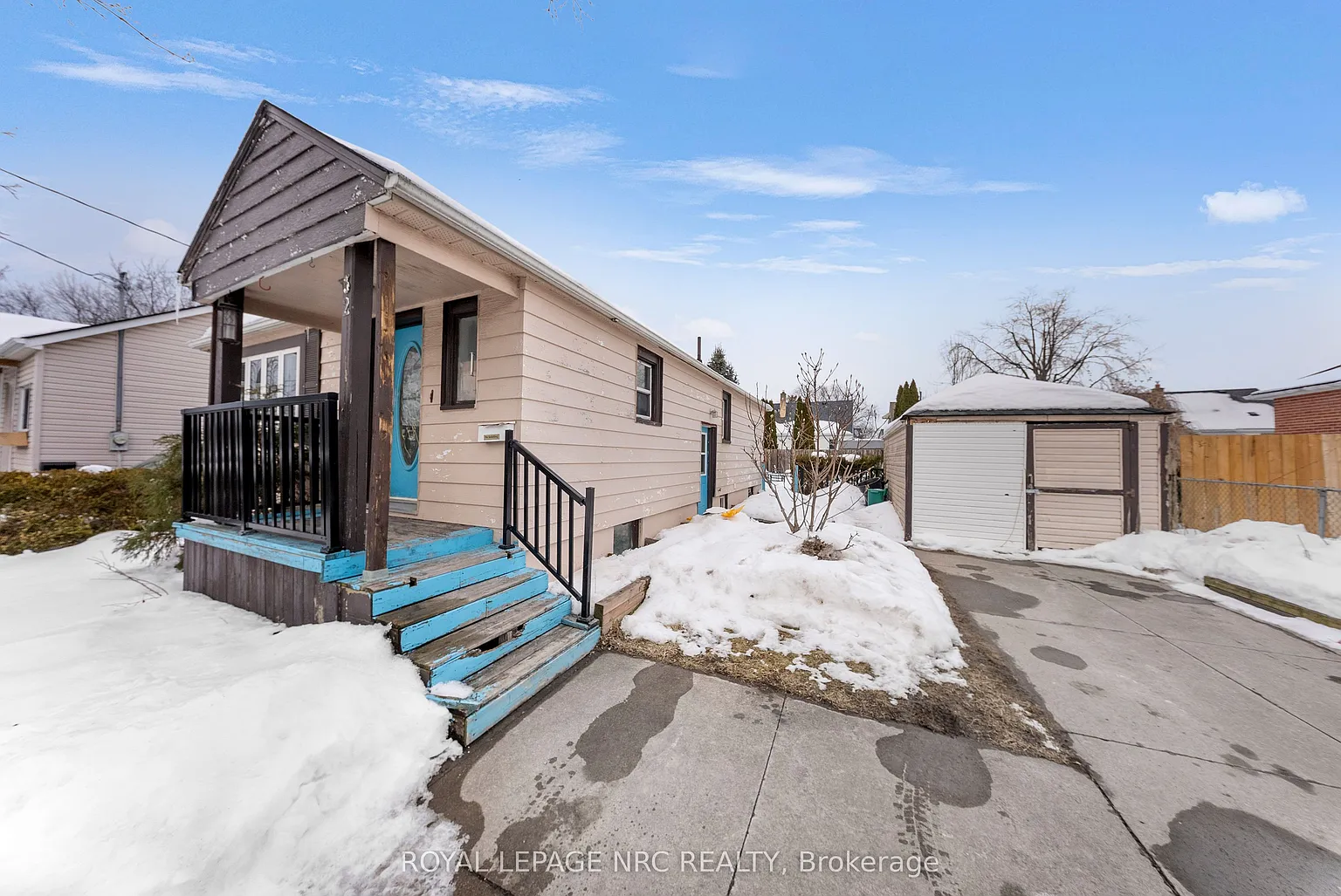32 Ambrose St photo 1