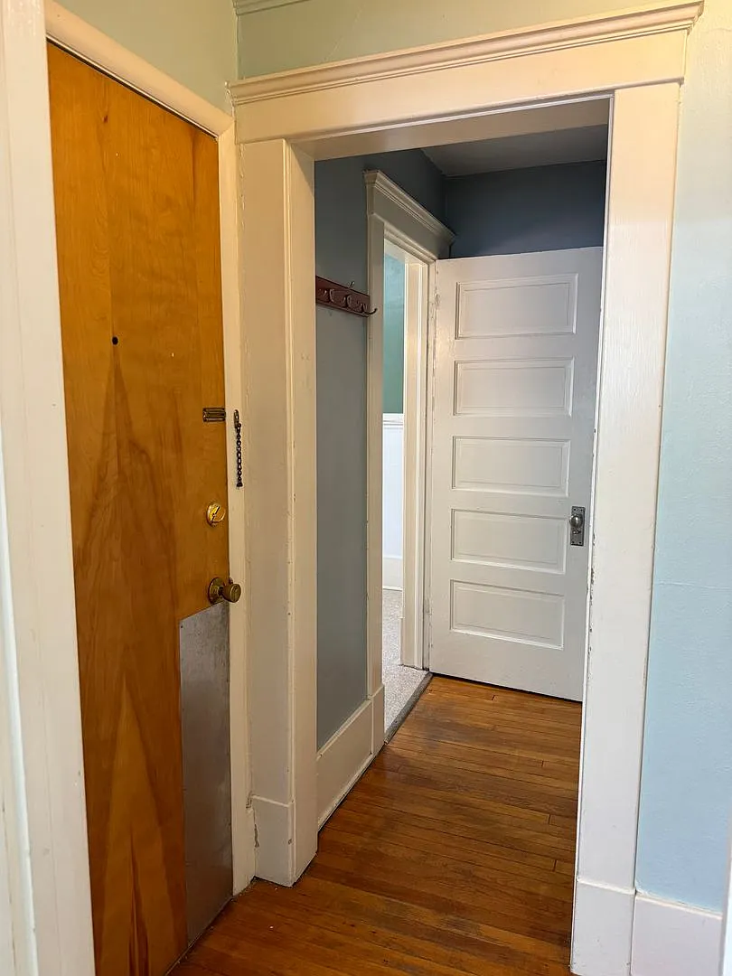 914 Vaughn St. — Photo 3