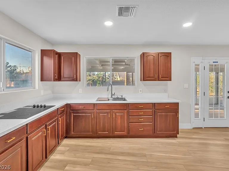 2868 Vista Del Sol Ave — Photo 45