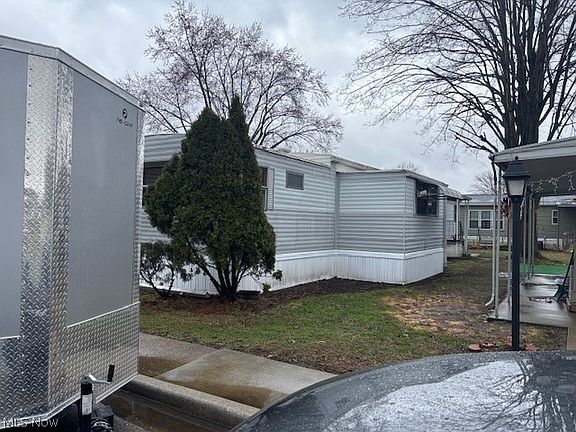 2nd image of 224 Windchasers Ln SE