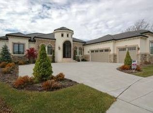 1021 13th St, West Des Moines, IA 50265